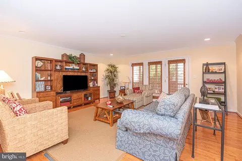 Living - 702 Loop Rd, Ocean City, MD 21842 photo 3 of 3