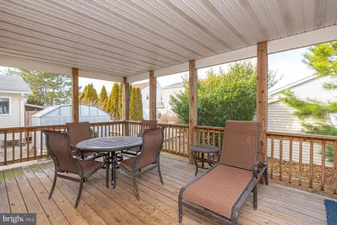 Exterior - 702 Loop Rd, Ocean City, MD 21842 photo 7 of 11