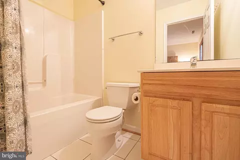 Bath - 702 Loop Rd, Ocean City, MD 21842 photo 8 of 11