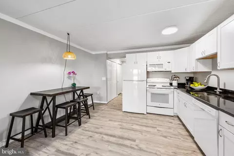 17 70th St #19, Ocean City, MD 21842