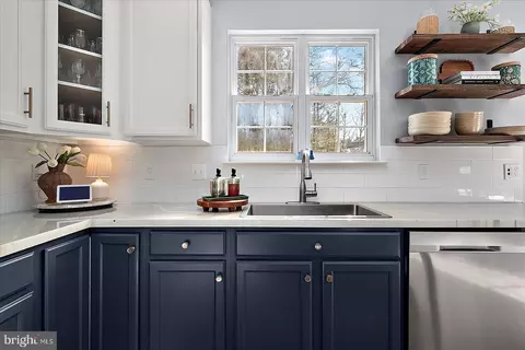 Kitchen - 508 Dueling Way, Berlin, MD 21811 photo 5 of 6