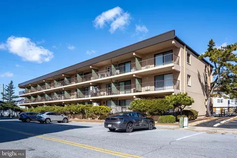 16 51st St #302, Ocean City, MD 21842
