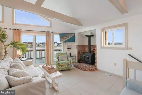 Living - 52 Pintail Dr, Ocean Pines, MD 21811 photo 2 of 2