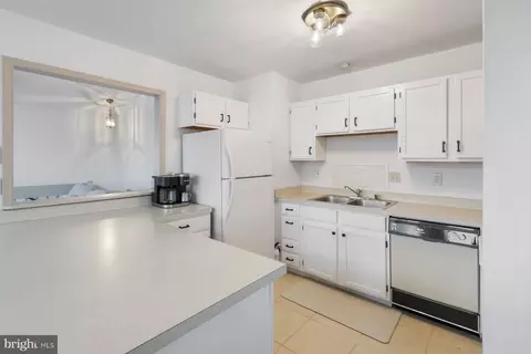 Kitchen - 52 Pintail Dr, Ocean Pines, MD 21811 photo 3 of 3
