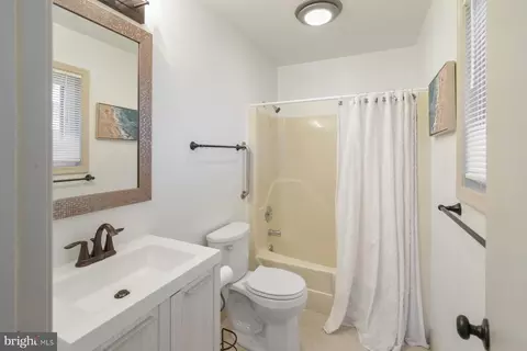 Bath - 52 Pintail Dr, Ocean Pines, MD 21811 photo 1 of 5