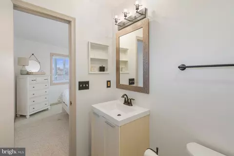 Bath - 52 Pintail Dr, Ocean Pines, MD 21811 photo 2 of 5