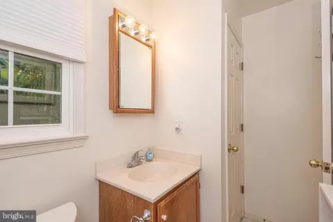 Bath - 23 Seagrave Ln, Ocean Pines, MD 21811 photo 4 of 7
