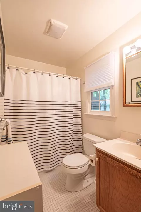 Bath - 23 Seagrave Ln, Ocean Pines, MD 21811 photo 5 of 7