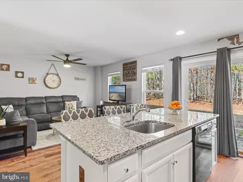Kitchen - 165 Intrepid Ln, Berlin, MD 21811 photo 6 of 7