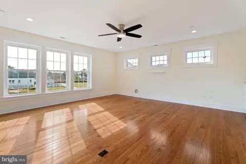 Living - 12349 Dixie Dr, Bishopville, MD 21813 photo 10 of 14