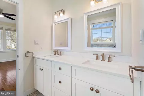 Bath - 12349 Dixie Dr, Bishopville, MD 21813 photo 3 of 9