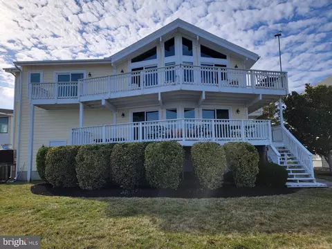 3 Clubhouse Dr, Ocean Pines, MD 21811