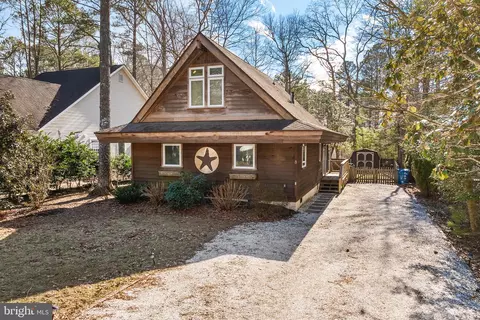 8 Seagrave Ln, Ocean Pines, MD 21811