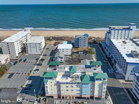 12 92nd St #304, Ocean City, MD 21842
