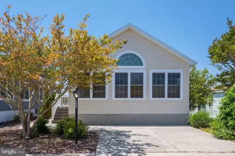 145 Yawl Dr, Ocean City, MD 21842