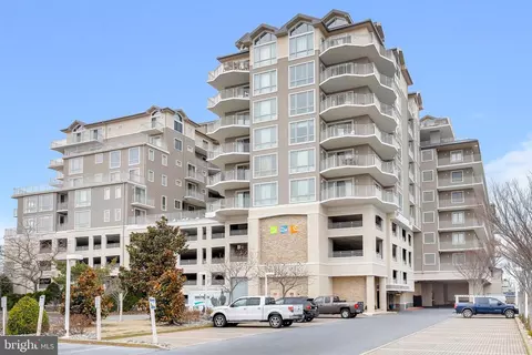 121 81st St #204, Ocean City, MD 21842