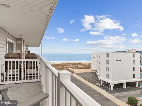 6 127th St #401, Ocean City, MD 21842