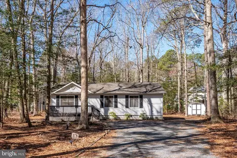 4 Bayview Ct, Ocean Pines, MD 21811