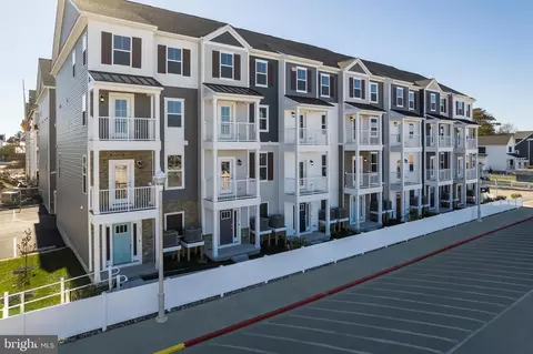 14302 Sinepuxent Ave #F, Ocean City, MD 21842