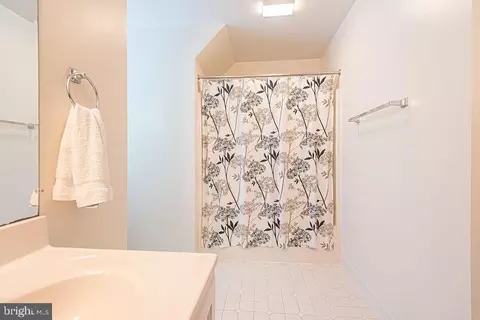 Bath - 199 Windjammer Rd, Ocean Pines, MD 21811 photo 8 of 10