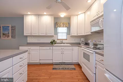 Kitchen - 199 Windjammer Rd, Ocean Pines, MD 21811 photo 6 of 6