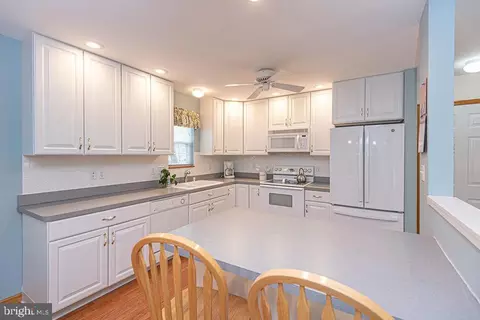 Kitchen - 199 Windjammer Rd, Ocean Pines, MD 21811 photo 3 of 6