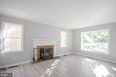 Living - 103 Ocean Pkwy, Ocean Pines, MD 21811 photo 2 of 5