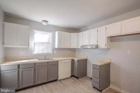 Entry Way - 103 Ocean Pkwy, Ocean Pines, MD 21811 photo 2 of 2