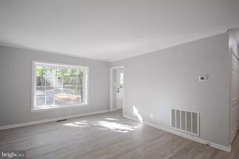 Living - 103 Ocean Pkwy, Ocean Pines, MD 21811 photo 4 of 5
