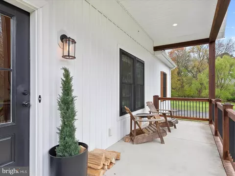 Exterior - 9741 Mason Rd, Berlin, MD 21811 photo 7 of 18