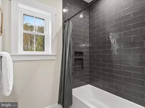 Bath - 9741 Mason Rd, Berlin, MD 21811 photo 5 of 6