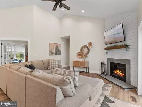 Living - 9741 Mason Rd, Berlin, MD 21811 photo 1 of 3