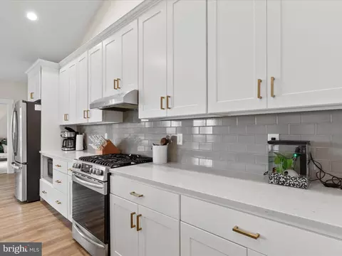 Kitchen - 9741 Mason Rd, Berlin, MD 21811 photo 3 of 4