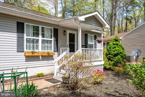 Exterior - 16 Catalpa Ln, Ocean Pines, MD 21811 photo 5 of 21