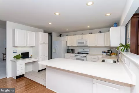 Kitchen - 16 Windjammer Rd, Ocean Pines, MD 21811 photo 3 of 6