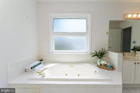Bath - 16 Windjammer Rd, Ocean Pines, MD 21811 photo 2 of 5