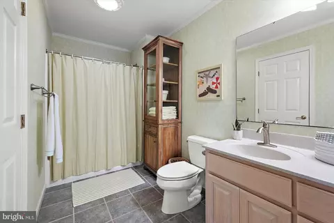 Bath - 13212 Stone Harbor Ln #6, Ocean City, MD 21842 photo 2 of 4