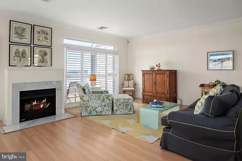 Living - 13212 Stone Harbor Ln #6, Ocean City, MD 21842 photo 7 of 9