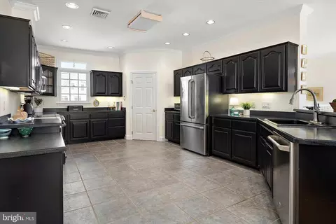 Kitchen - 13212 Stone Harbor Ln #6, Ocean City, MD 21842 photo 6 of 12