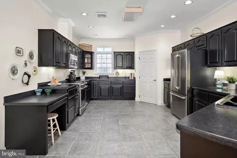 Kitchen - 13212 Stone Harbor Ln #6, Ocean City, MD 21842 photo 7 of 12