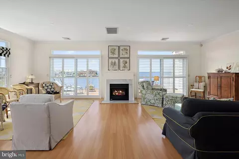 Living - 13212 Stone Harbor Ln #6, Ocean City, MD 21842 photo 3 of 9