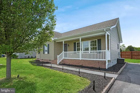 618 Hillcrest Dr, Pocomoke City, MD 21851