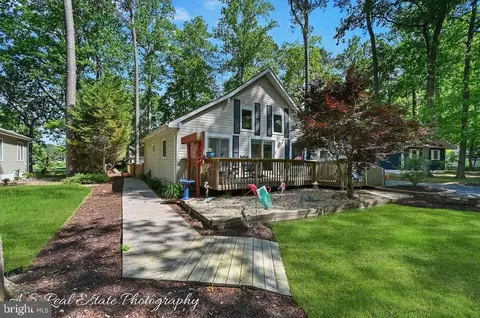 122 Sandyhook Rd, Ocean Pines, MD 21811