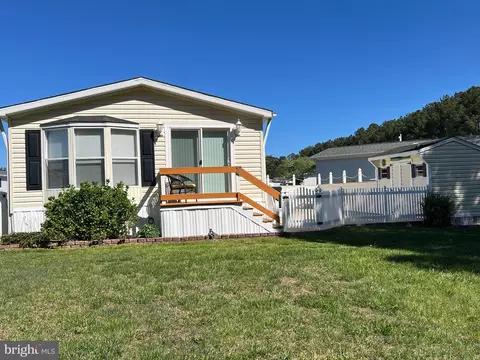 8206 Skipjack Dr, Berlin, MD 21811