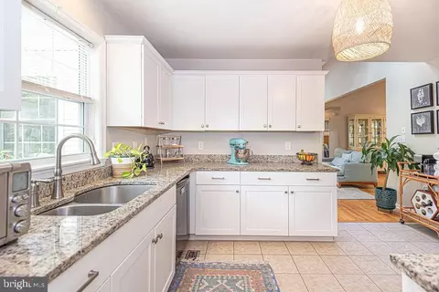 Kitchen - 73 Birdnest Dr, Ocean Pines, MD 21811 photo 2 of 6