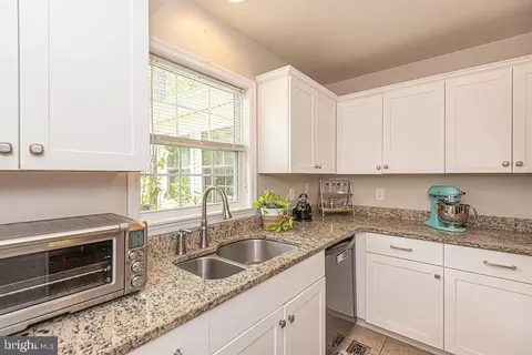 Kitchen - 73 Birdnest Dr, Ocean Pines, MD 21811 photo 3 of 6
