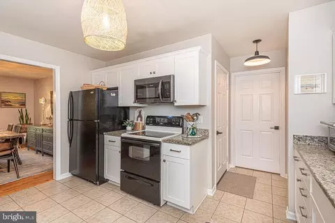 Kitchen - 73 Birdnest Dr, Ocean Pines, MD 21811 photo 4 of 6