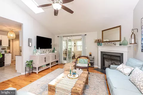 Living - 73 Birdnest Dr, Ocean Pines, MD 21811 photo 1 of 2
