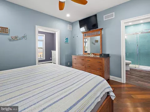Bedroom - 12355 Snug Harbor Rd, Berlin, MD 21811 photo 6 of 11