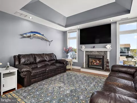Living - 12355 Snug Harbor Rd, Berlin, MD 21811 photo 3 of 6